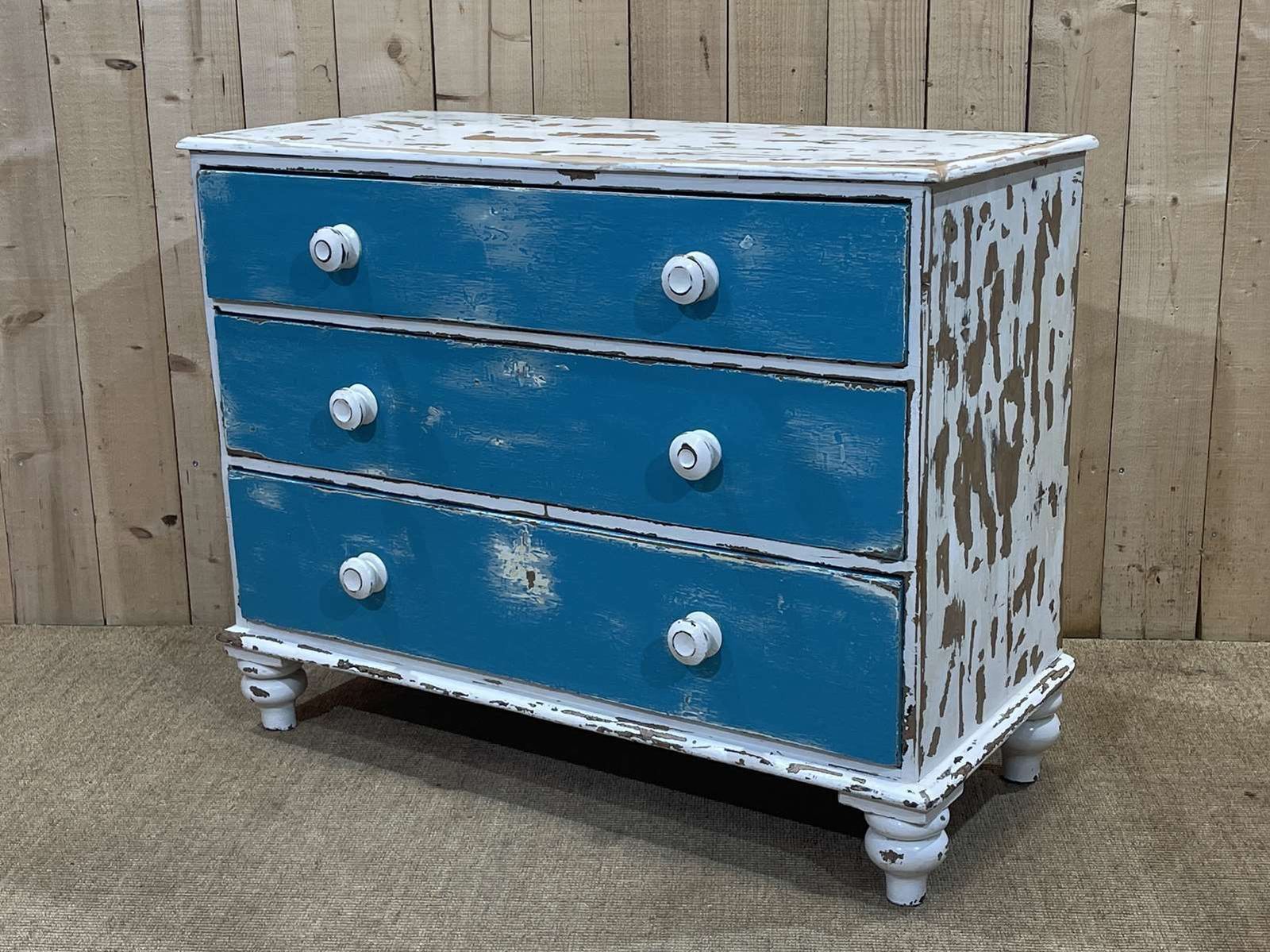 photo buy Victorian 19th Century Chest Of Drawers In Painted Fir
