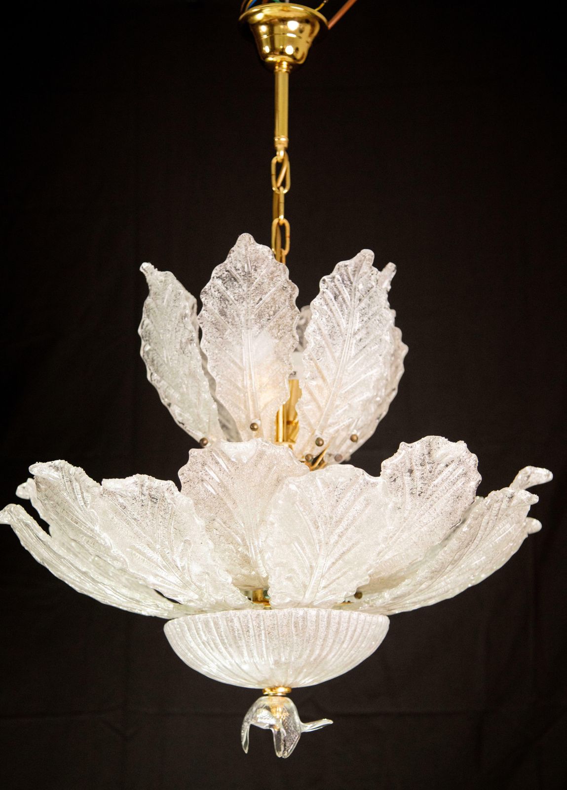 photo furniture Large Midcentury Italian Murano Glass Chandelier, 1970s