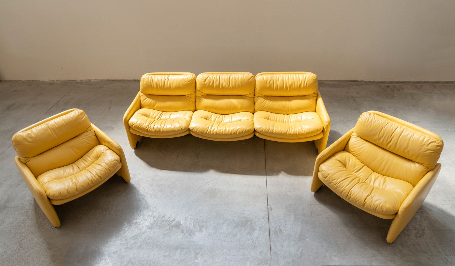 3 Seater Sofa And Two Armchairs In Vintage 1970 Yellow Leather, In The Style Of Ammainnati And Vitelli For Brunati