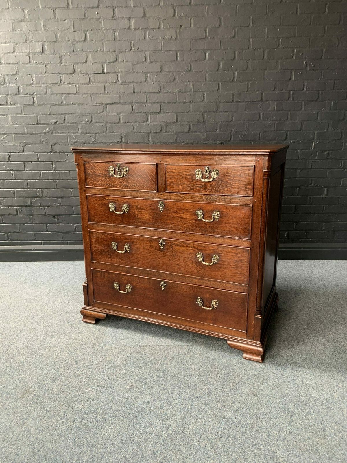 Fine Quality George III Oak Chest Of Drawers