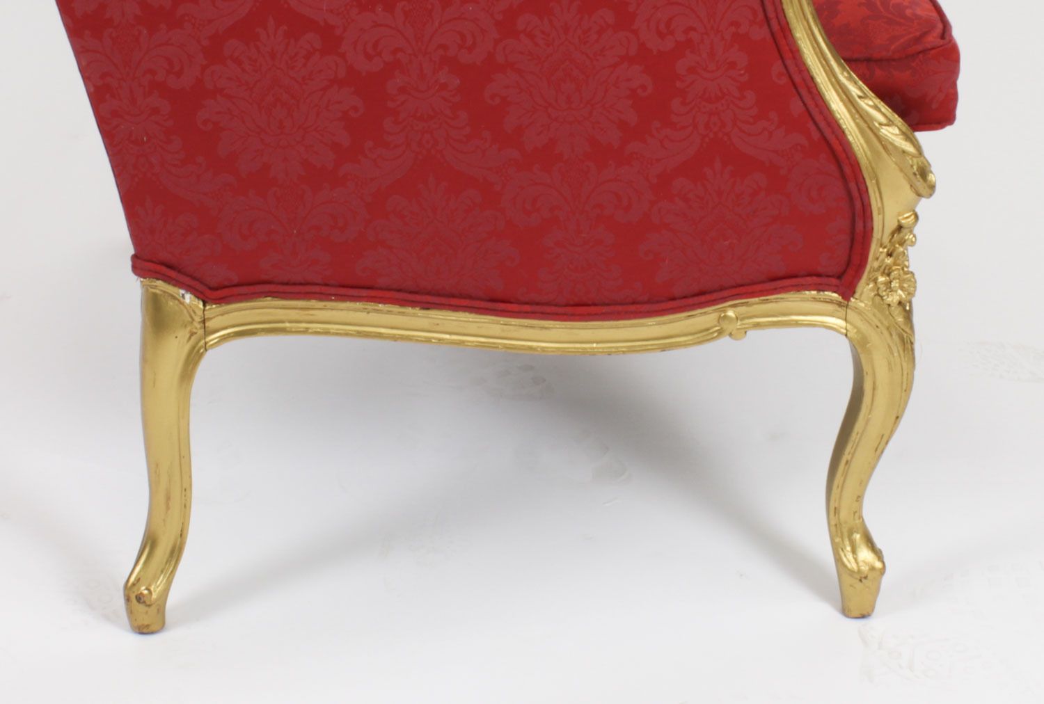 photo vintage Antique Louis XV Revival Giltwood Shaped Bergere Armchair 19th C