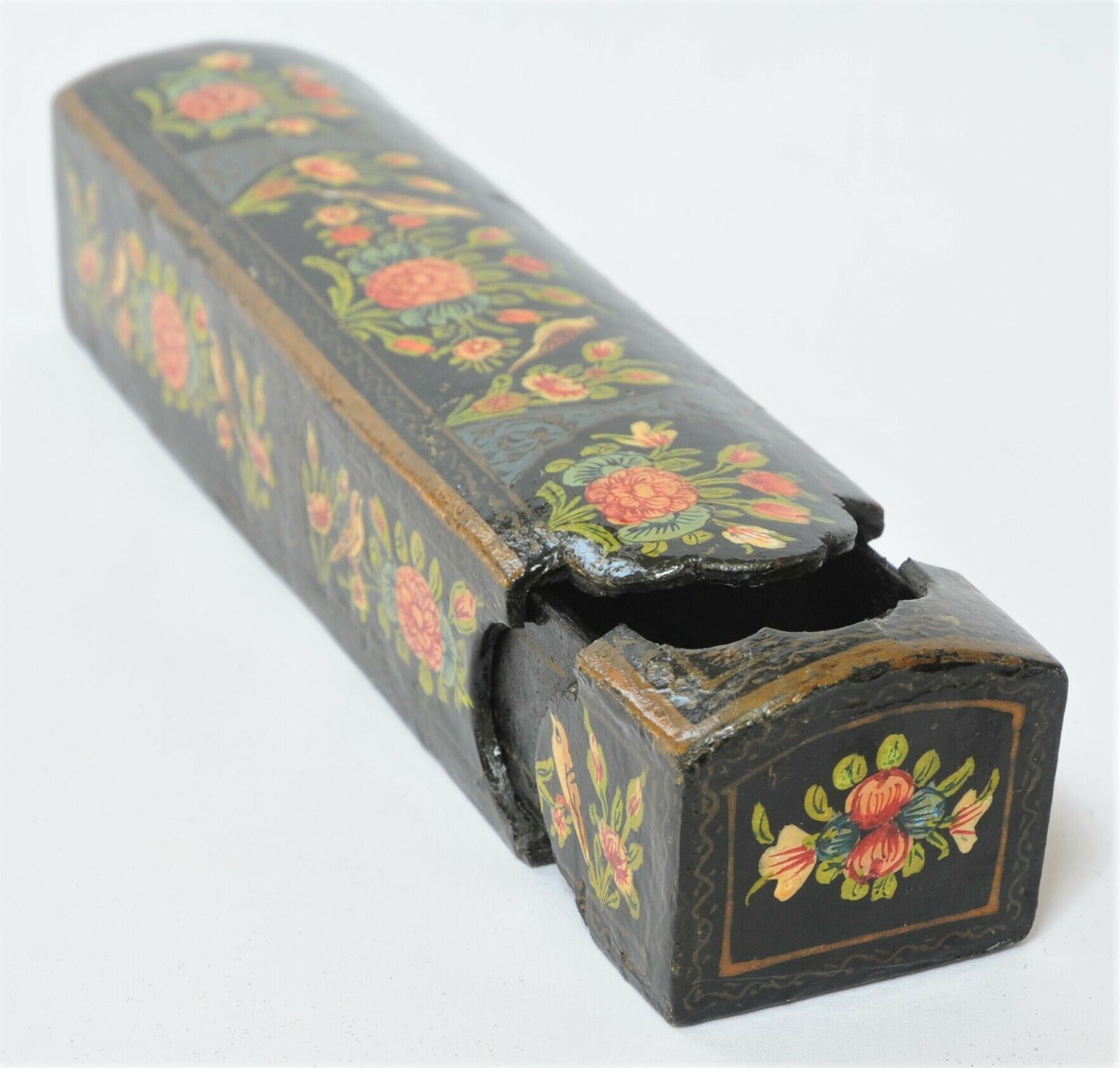 photo vinterior Antique Lacquered Paper Mache Qalamdan Pen Holder From Kashmir