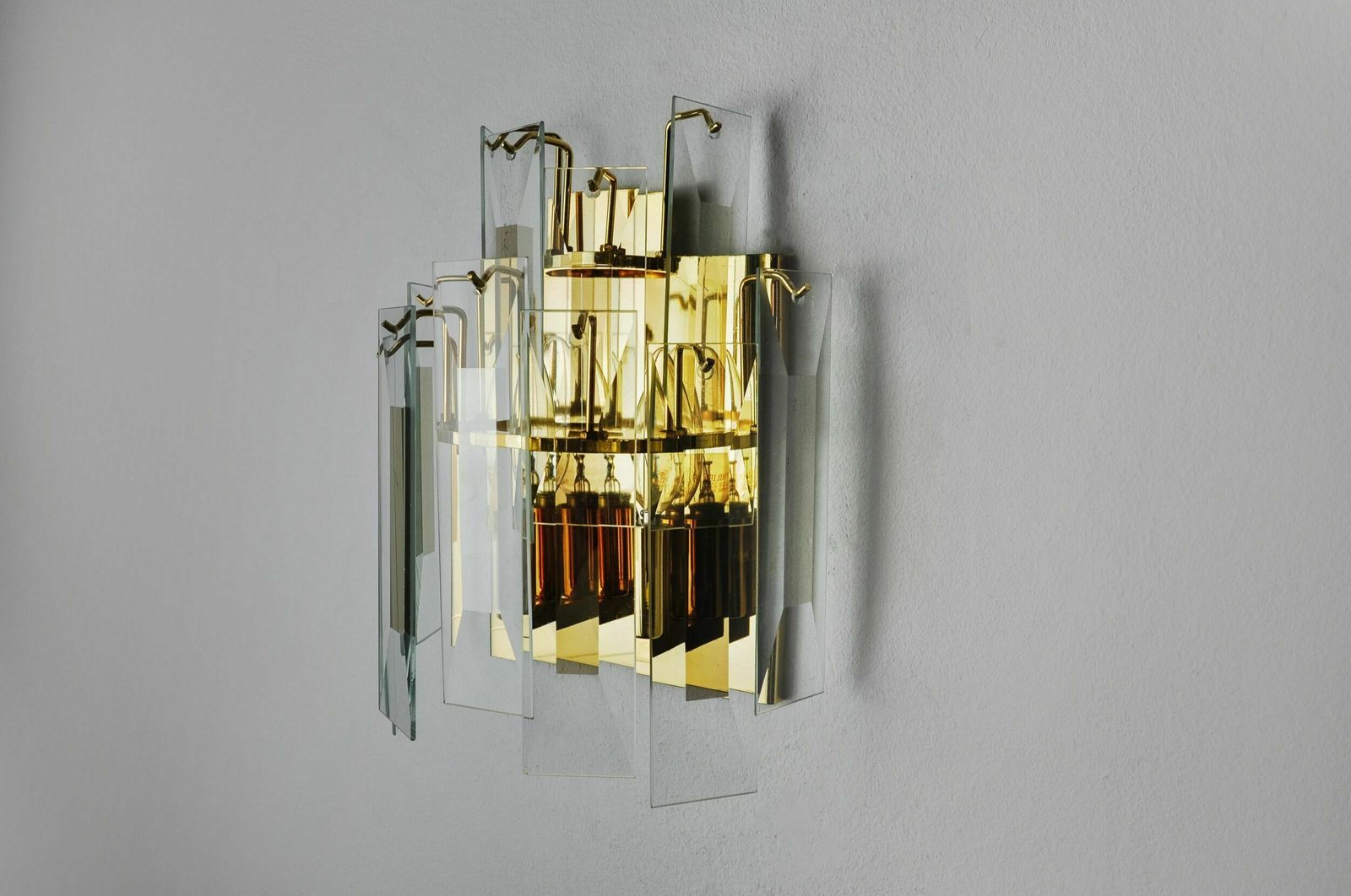 Venini Wall Lamp, Cascading Bevelled Glass, Italy, 1970 photo for sale