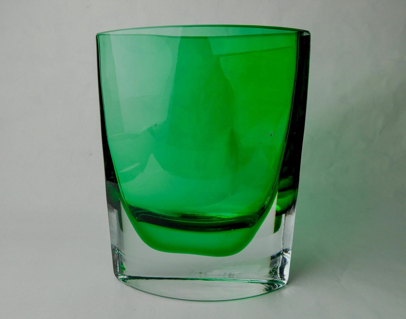 Green Sommerso Vase By Seguros, Murano Glass, Italy, 1980 photo furniture