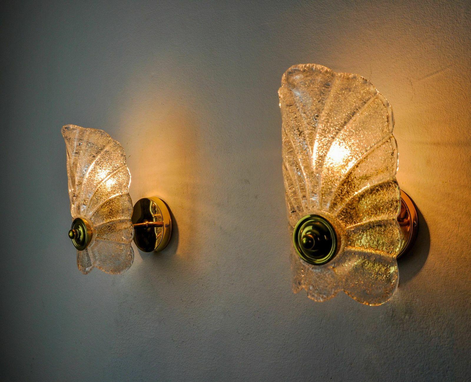 Pair Of Frosted Leaf Sconces, Murano Glass, Italy, 1970 photo vinterior