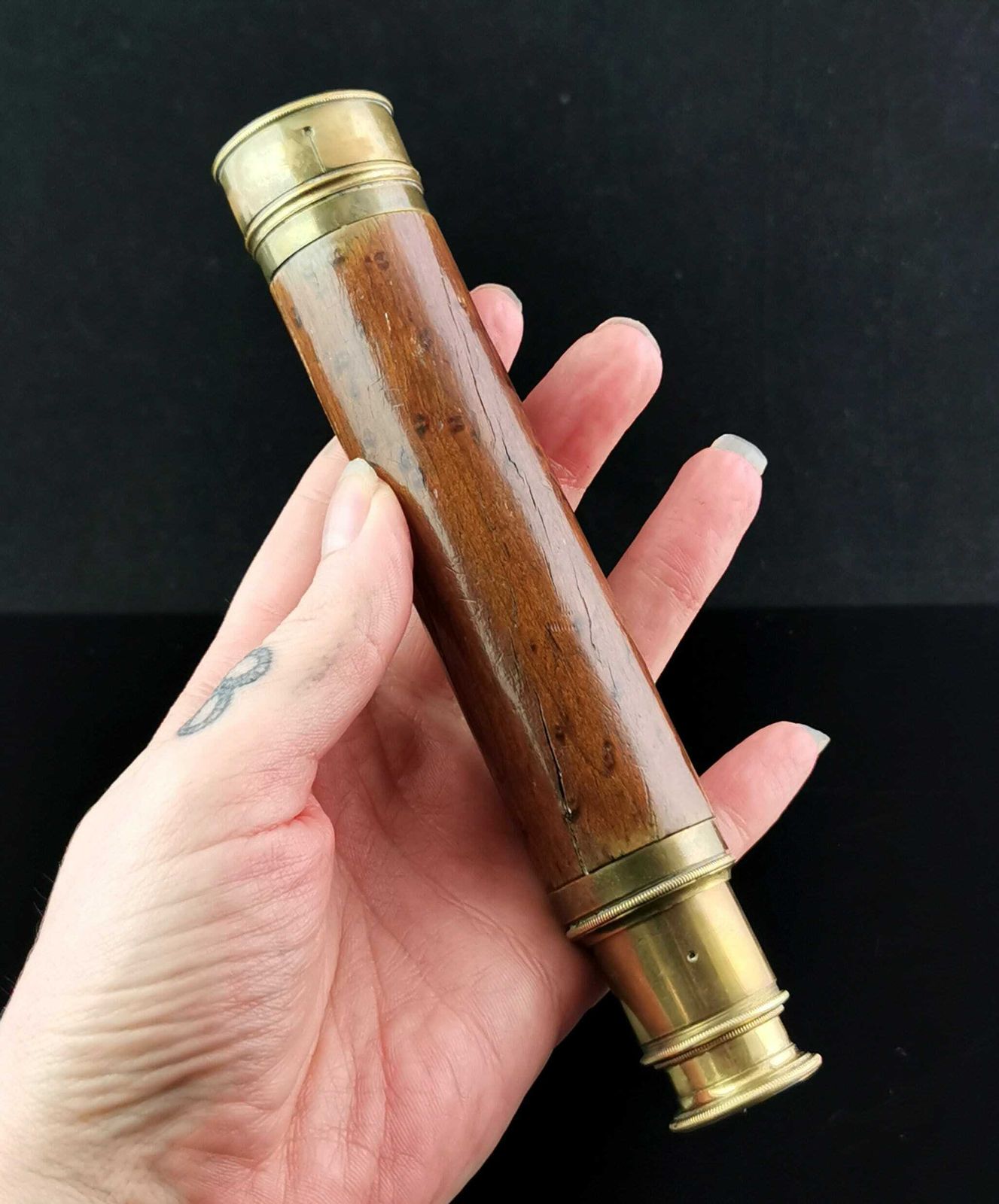 photo furniture Antique Victorian Telescope, Brass And Mahogany