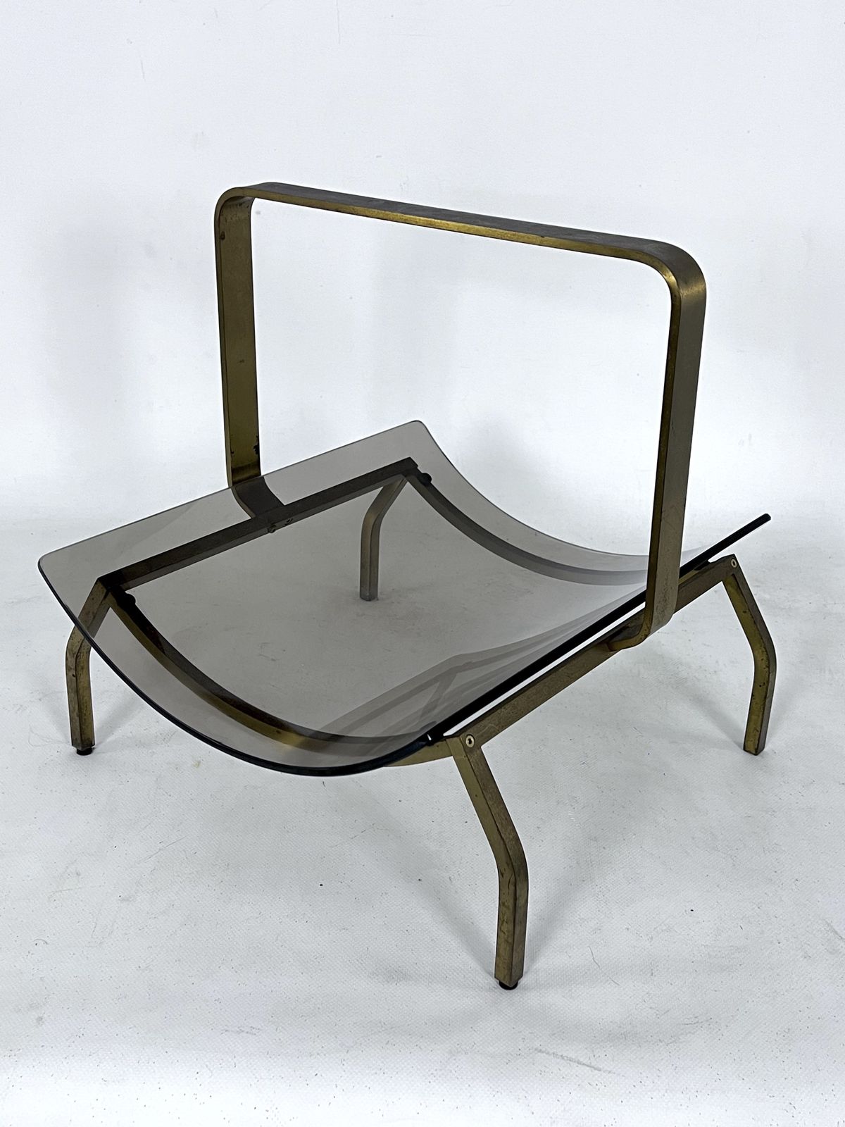 Fontana Arte, Mid Century Brass And Curved Glass Magazine Holder. Italy 1960s photo for sale