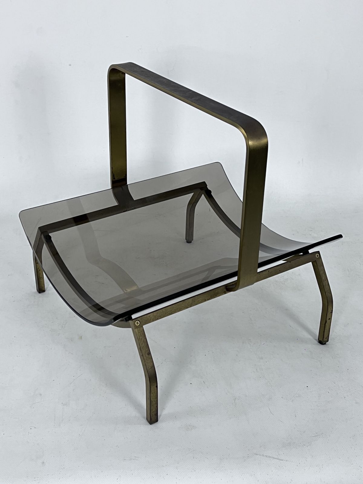 Fontana Arte, Mid Century Brass And Curved Glass Magazine Holder. Italy 1960s photo 1417.0