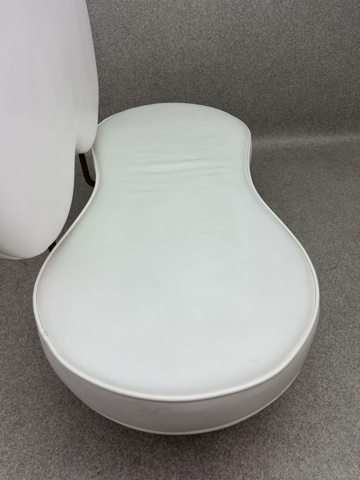 Unique Design Italy White Leather Fiammette Heart Sofa By Domusnova photo for sale