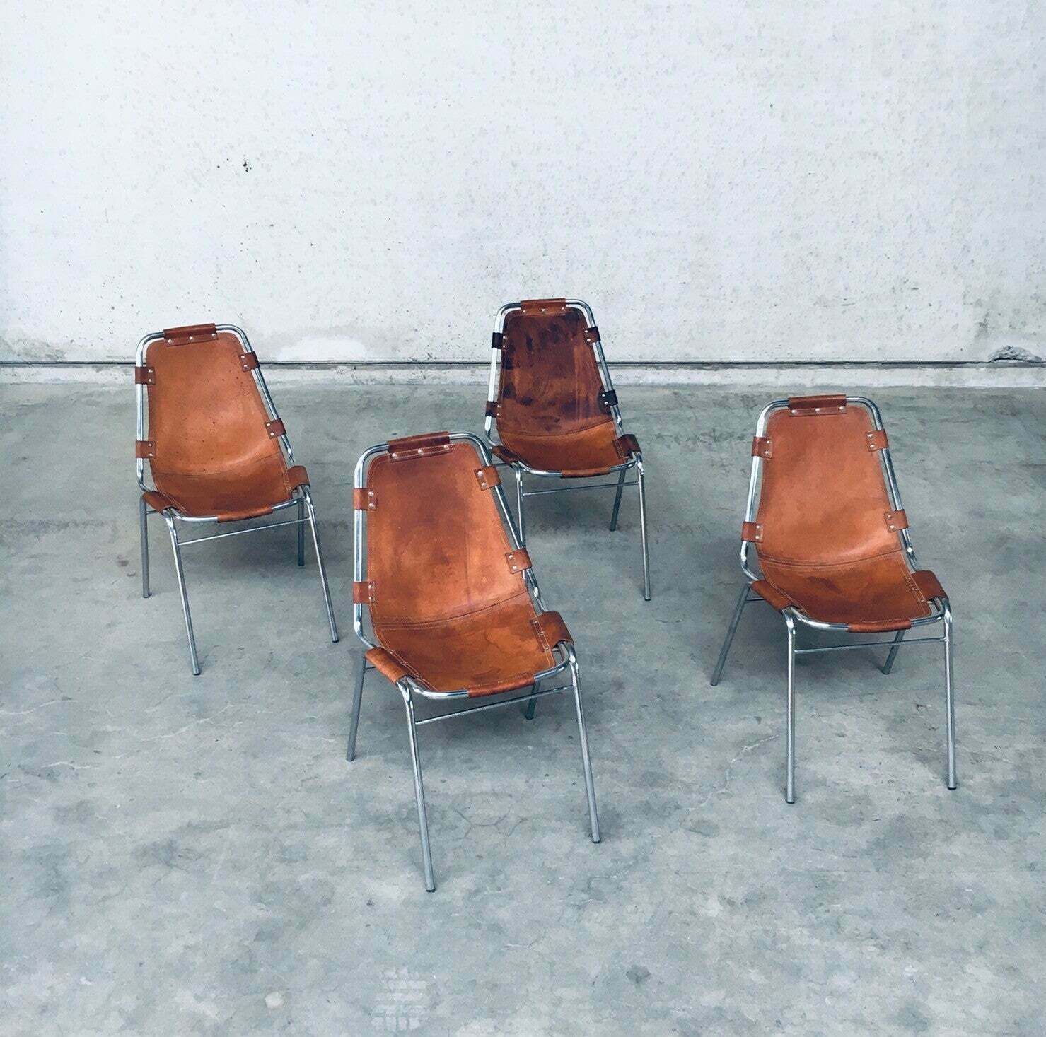 photo vintage "Les Arcs" Eetkamerstoelen Van Dal Vera, Geselecteerd Door Charlotte Perriand, Italië, Jaren 1960