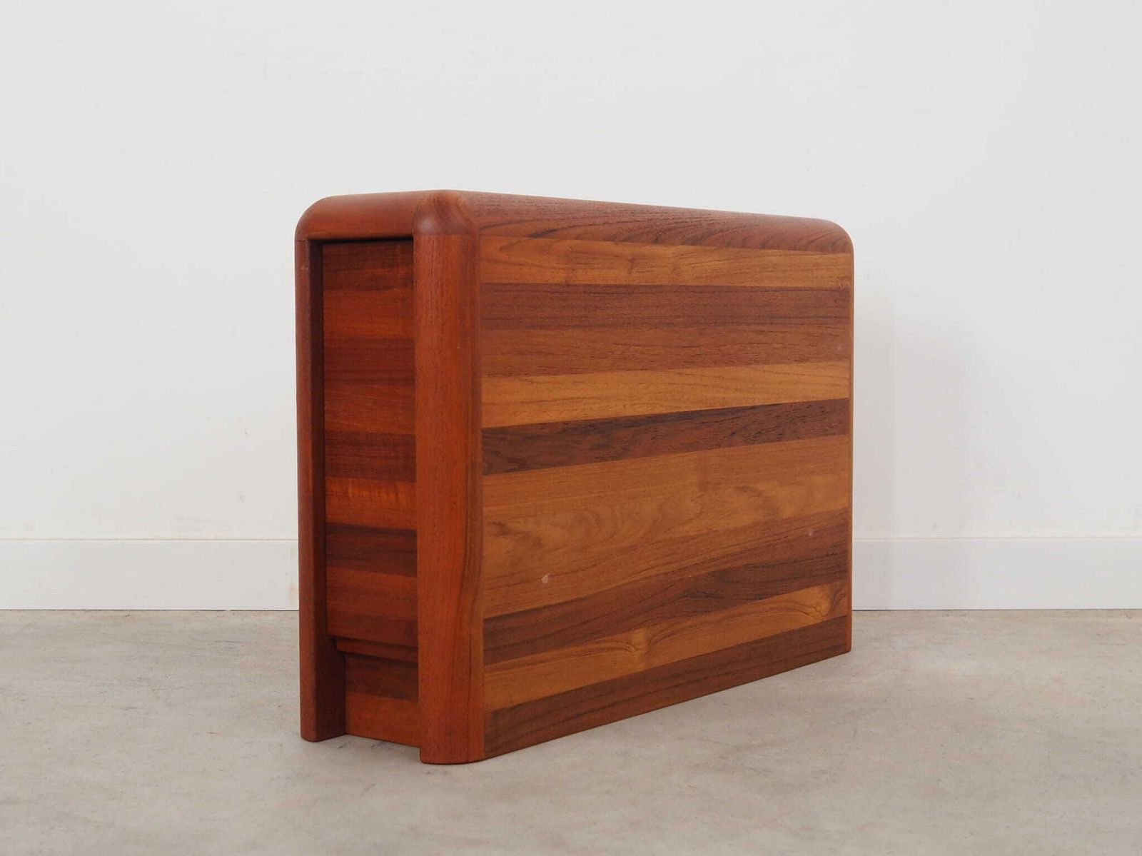 Teak Bar, Danish Design, 1970s, Production: Denmark photo furniture