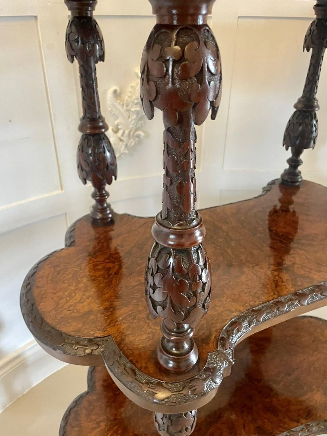 photo vinterior Rare Irish Antique 19th Century Exhibition Quality Freestanding Burr Walnut Carved Whatnot