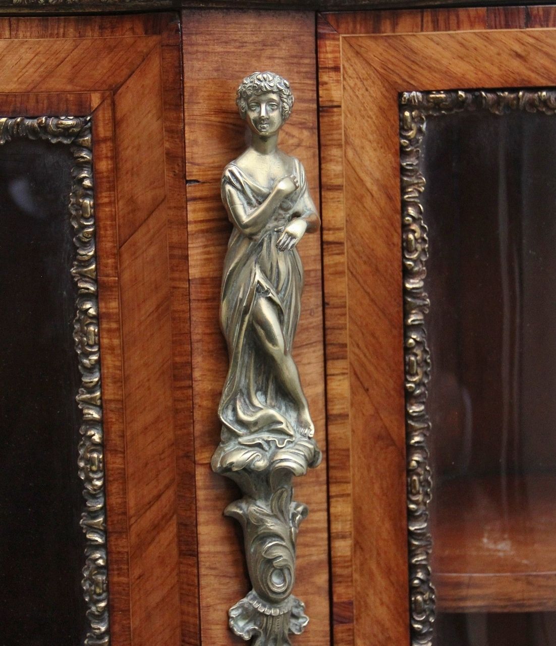 photo vinterior 19th Century Kingwood And Marble Top Credenza