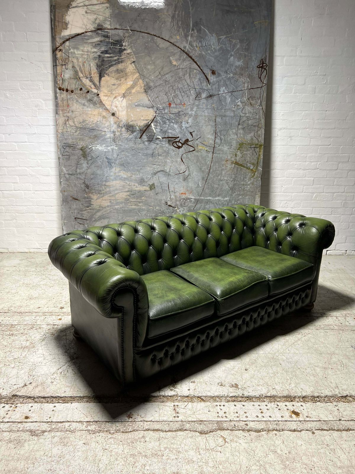 Lovely Twice Loved Forest Green Leather Chesterfield 3 Seat Sofa photo Furniture