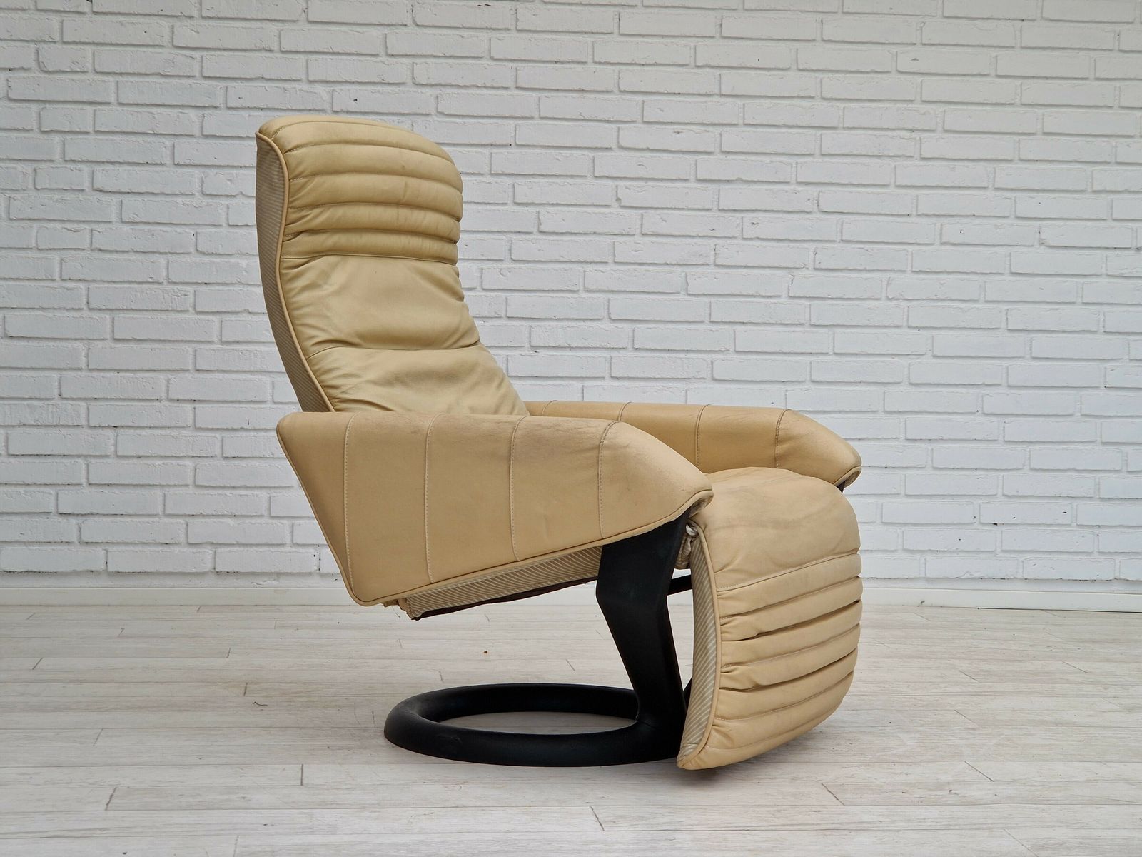 Jaren 1980, Deens Design Van Steen Ostergård Voor Bramin Møbler. "Action Recliner" Relaxstoel. photo for sale