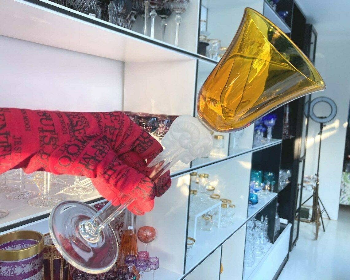Kristallen Wijnglazen | Gele Bokalen | 6 Stuks | Bevroren Ramkoppen | Zeldzaam, In De Stijl Van Lalique photo furniture