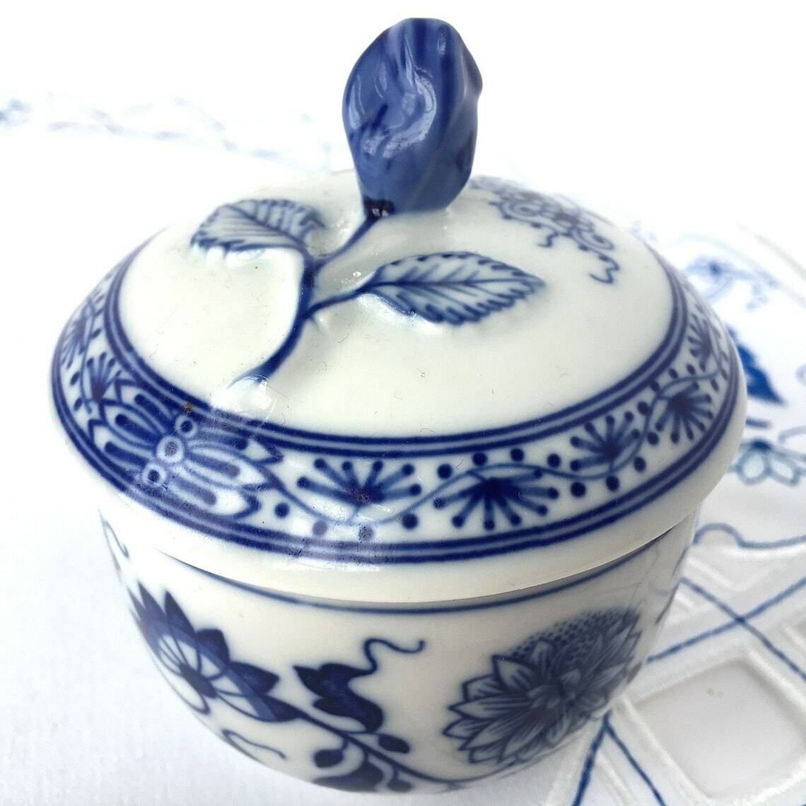 Blue Onion Coffee Set | Coffee Pot, Creamer & Milk Set And Cake Plate | 5pcs | Hutschenreuther (Rosenthal) photo vinterior