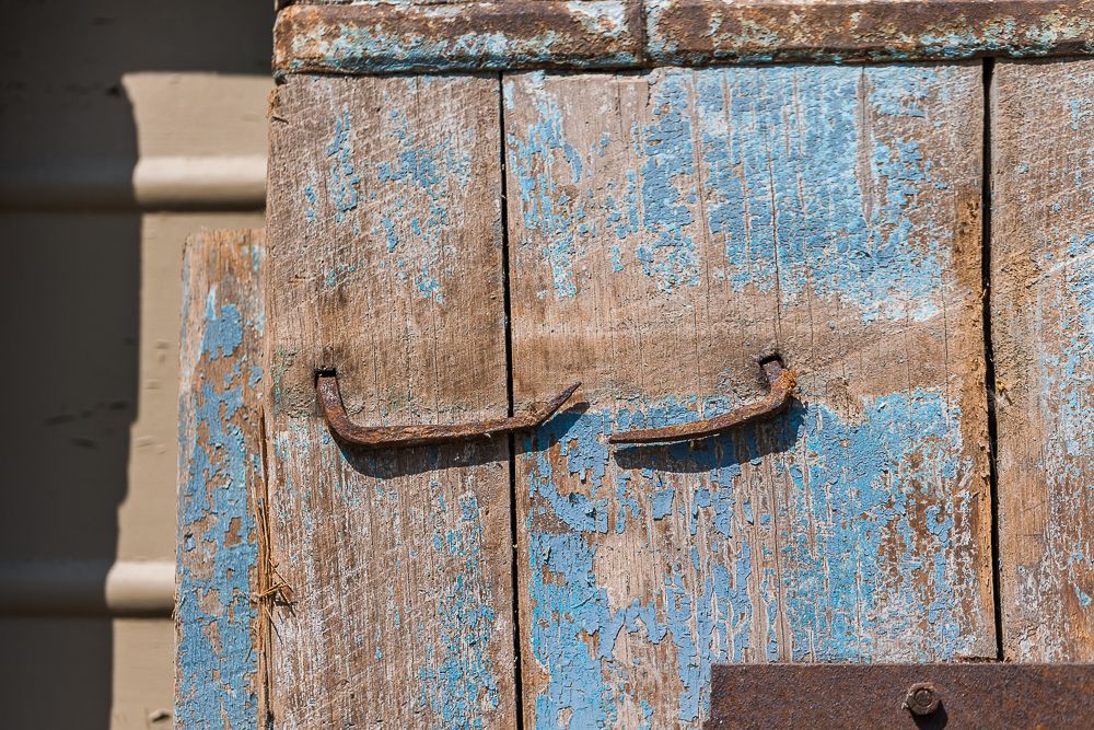 photo furniture Pair Of Indian Hardwood Doors, 1900s