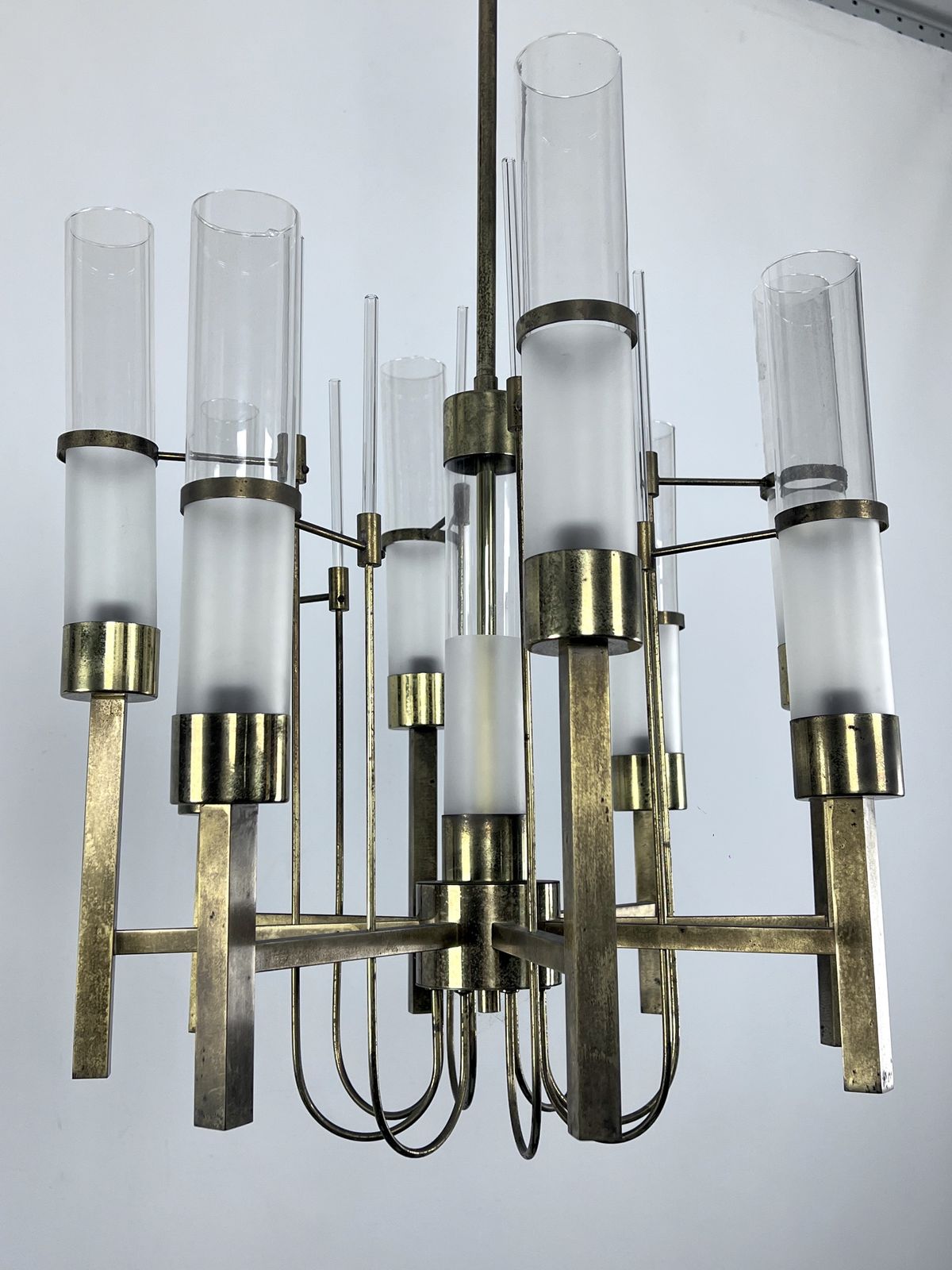 photo furniture Sciolari, Eight Arms Brass And Glass Tube Chandelier. Italy 1960s