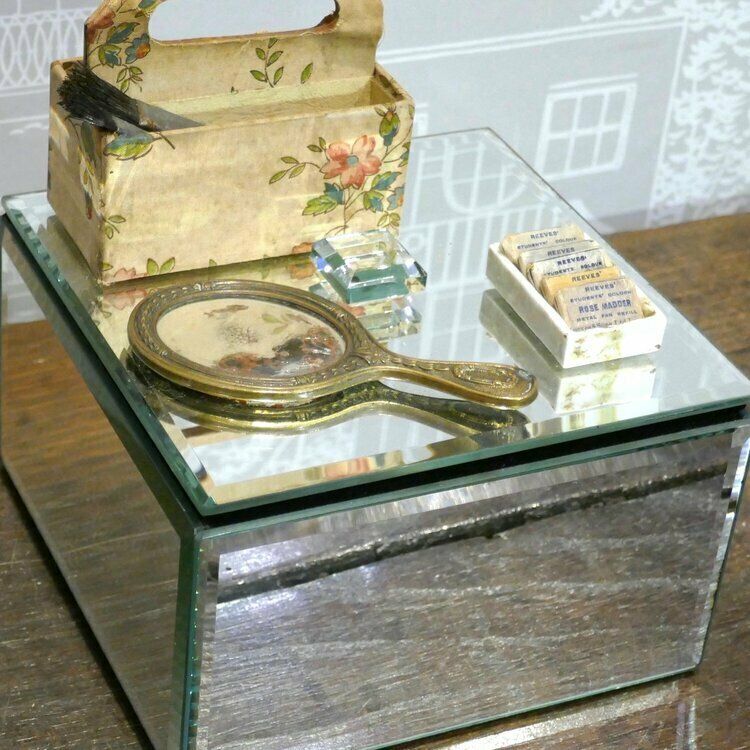 Mirrored Diorama Box photo furniture
