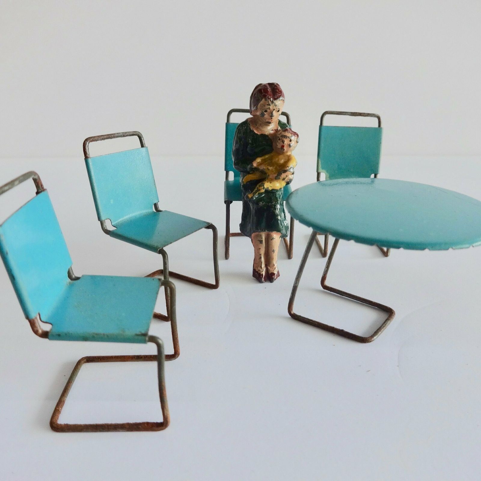 Bahaus Dolls Furniture Marcel Breuer Cesca Chairs photo 125.0