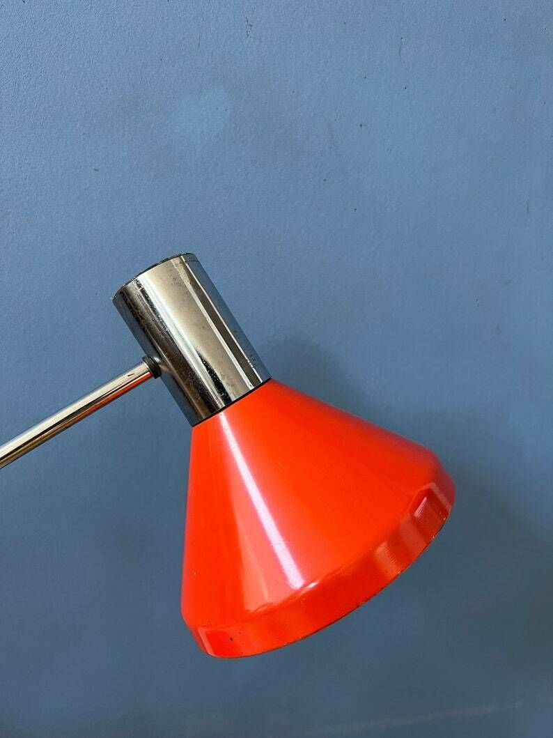 Rode Mid Century Bureaulamp | Scharnierende Tafelarm | Chroom Space Age Lamp photo buy