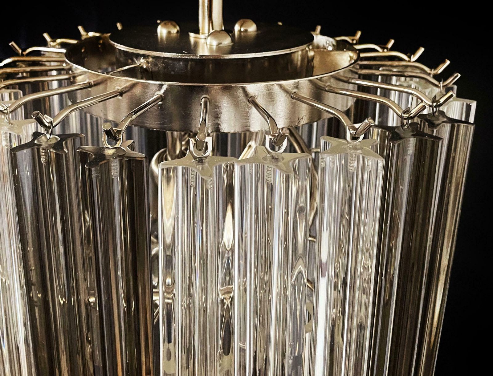 photo vinterior Sophisticated Murano Chandelier – 54 Quadriedri Prisms Transparent And Smoked