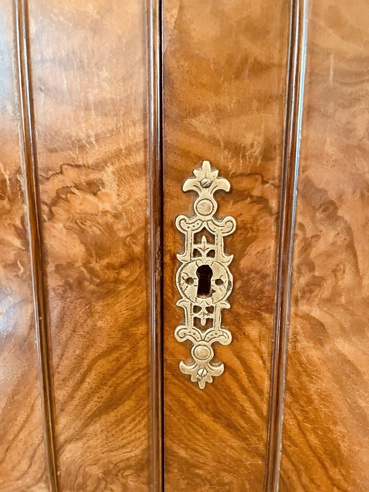 photo furniture Outstanding Quality Antique Burr Walnut Cocktail Cabinet