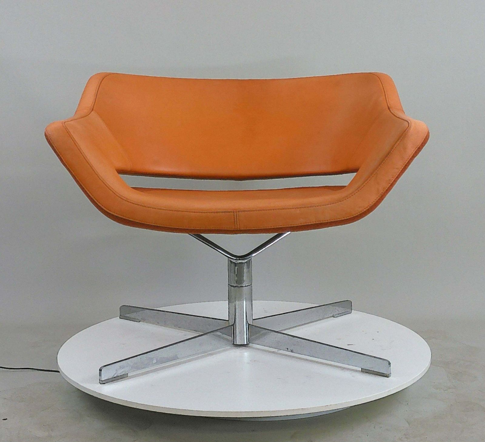 Hitch Mylius: Hm 85 Lounge Chair   Refurbished