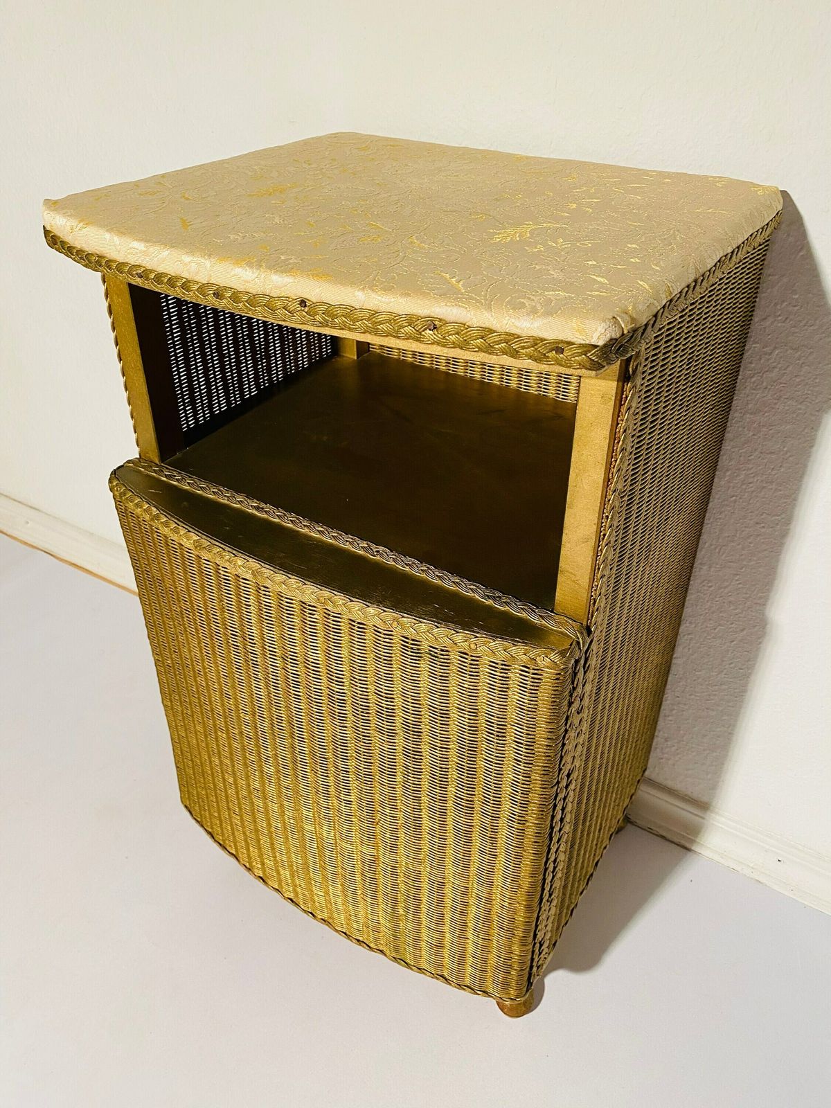 Gold Lloyd Loom Bedside Table Made In England / 1960s Vintage Decor photo vinterior