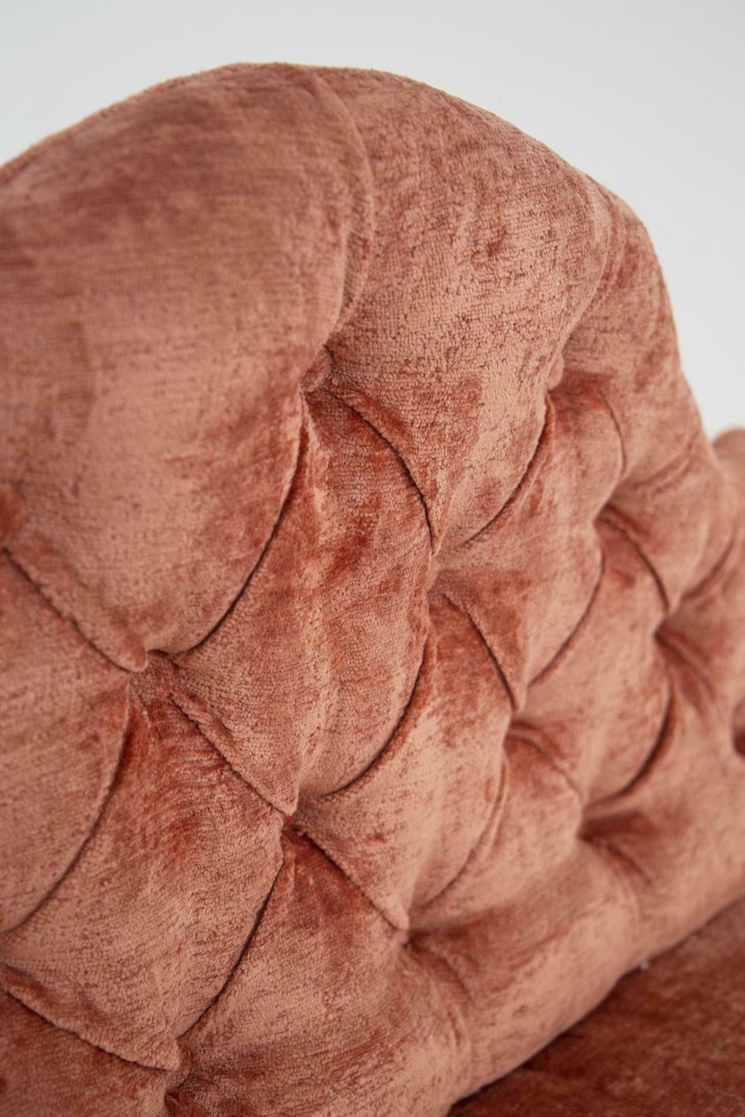 Italian Damask Fabric Capitonnè Sofa photo buy