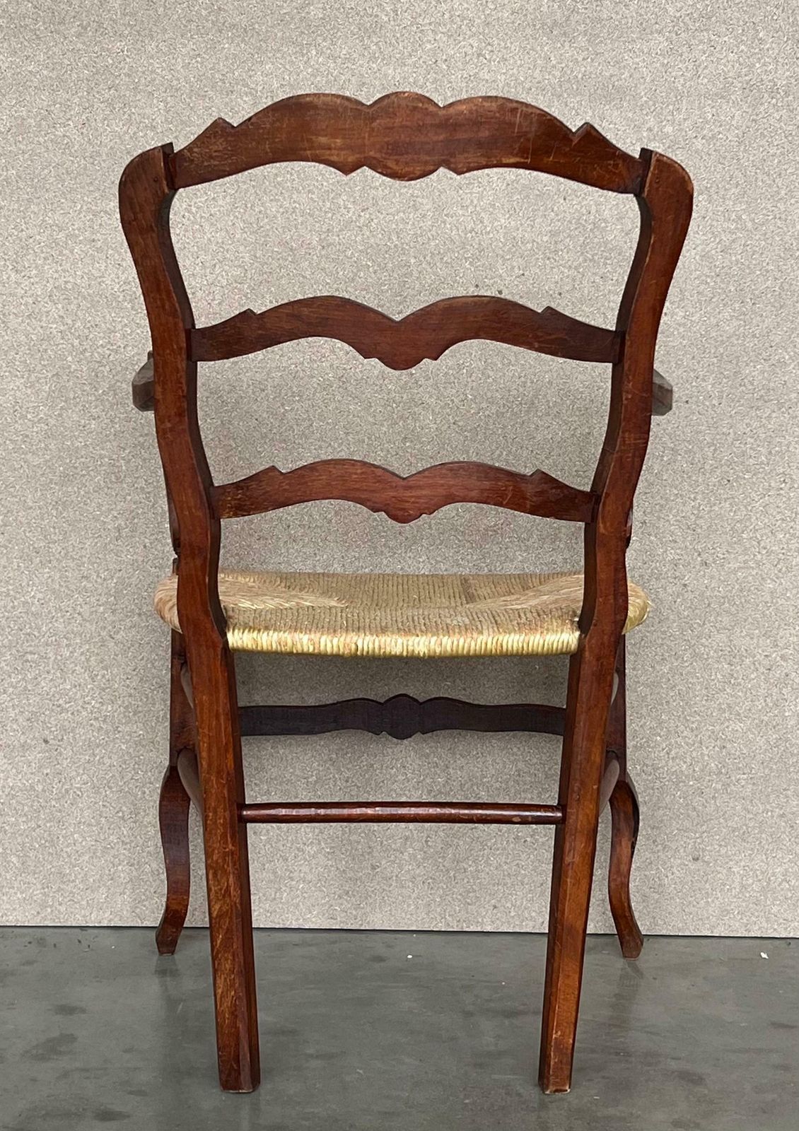 photo for sale Ensemble de huit fauteuils espagnols d'époque XIXe siècle, assise en jonc