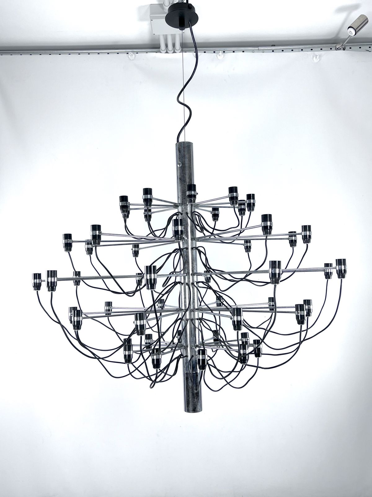 Rare Early Serie Of Midcentury Arteluce Chandelier, Model 2097/50. Italy 1958. photo vinterior