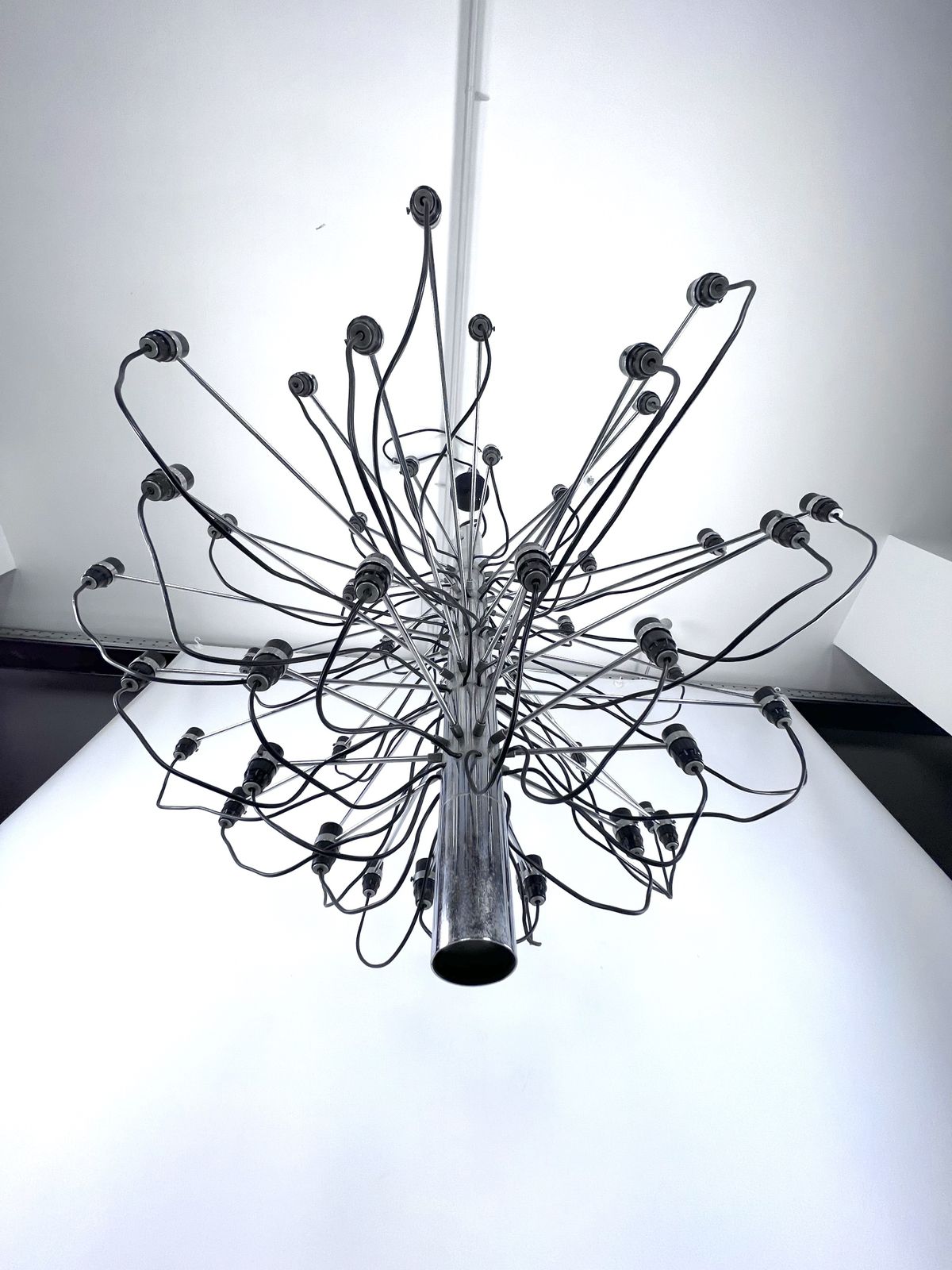 photo furniture Rare Early Serie Of Midcentury Arteluce Chandelier, Model 2097/50. Italy 1958.