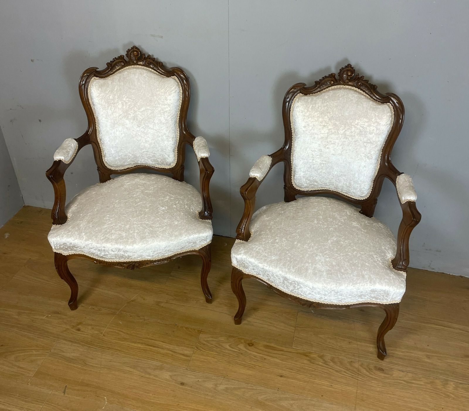 975.0 Pair Of French Carved Walnut Open Armchairs C.1910 photo