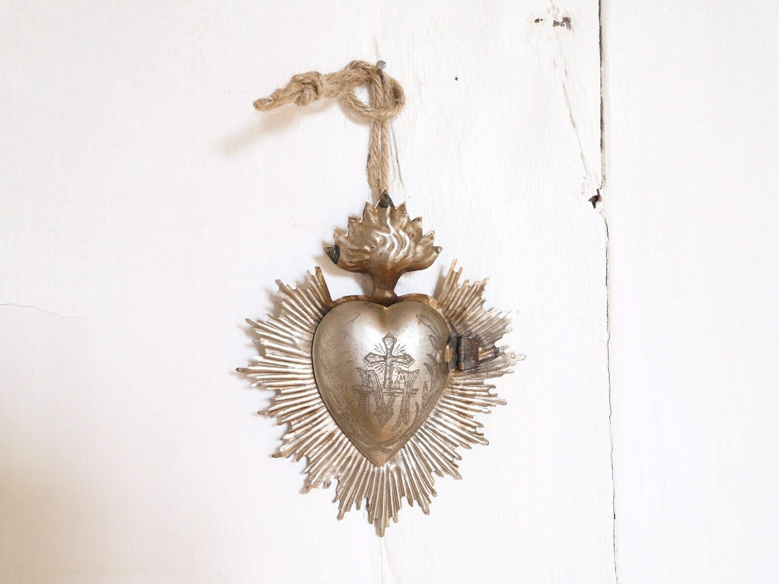 Sacred Heart Milagro Ex Voto Reliquary Relic Religious Art photo furniture