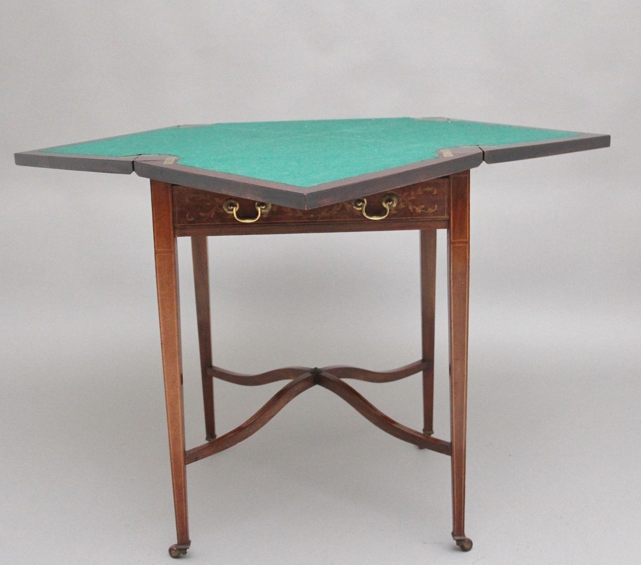 Early 20th Century Mahogany And Inlaid Card Table photo 1250.0