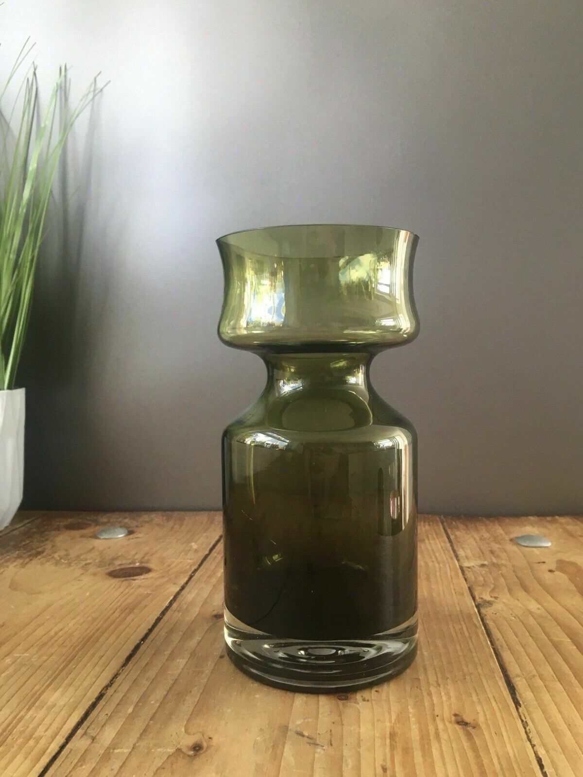 Retro 60's Rihihimaki Green Art Glass Rose Vase 1477 Tamara Aladin Scandinavian photo furniture