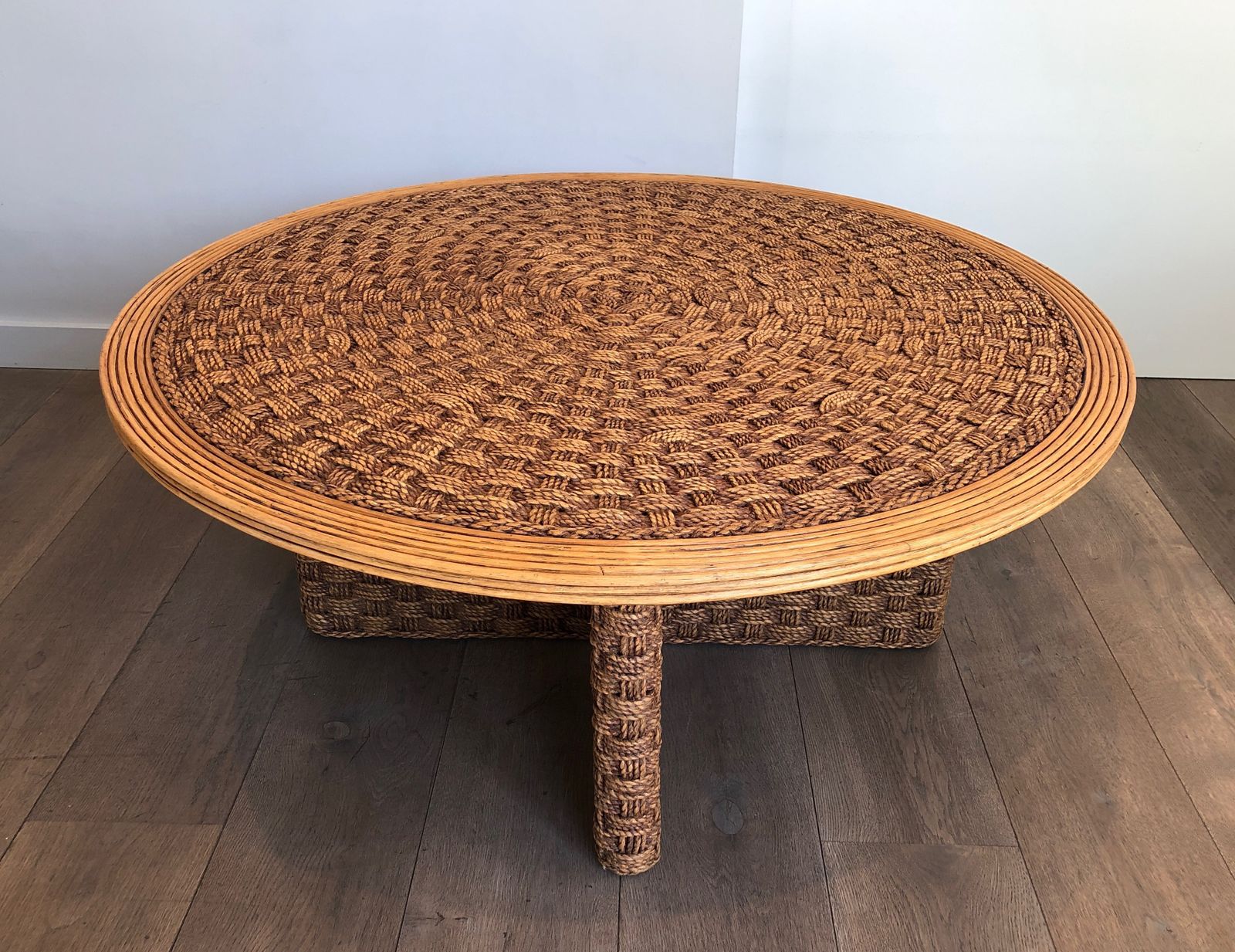 Important Round Coffee Table In Rope And Wood In The Taste Of Audoux Minet photo for sale
