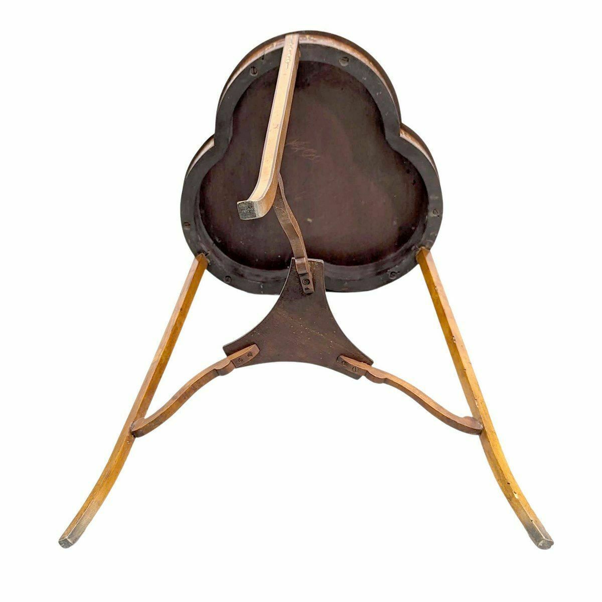 English Pedestal Table In Painted Satin Mahogany photo vinterior