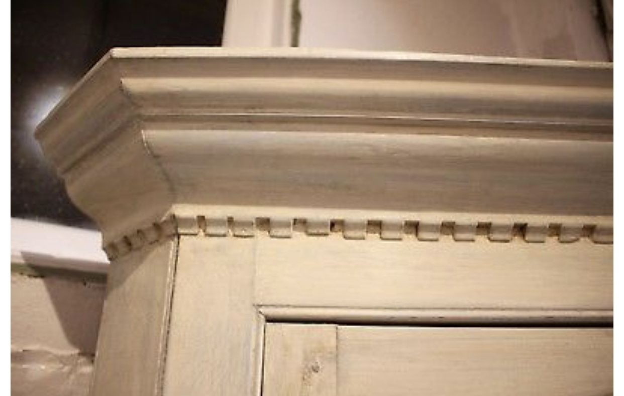 French Painted Corner Cabinet` photo vinterior