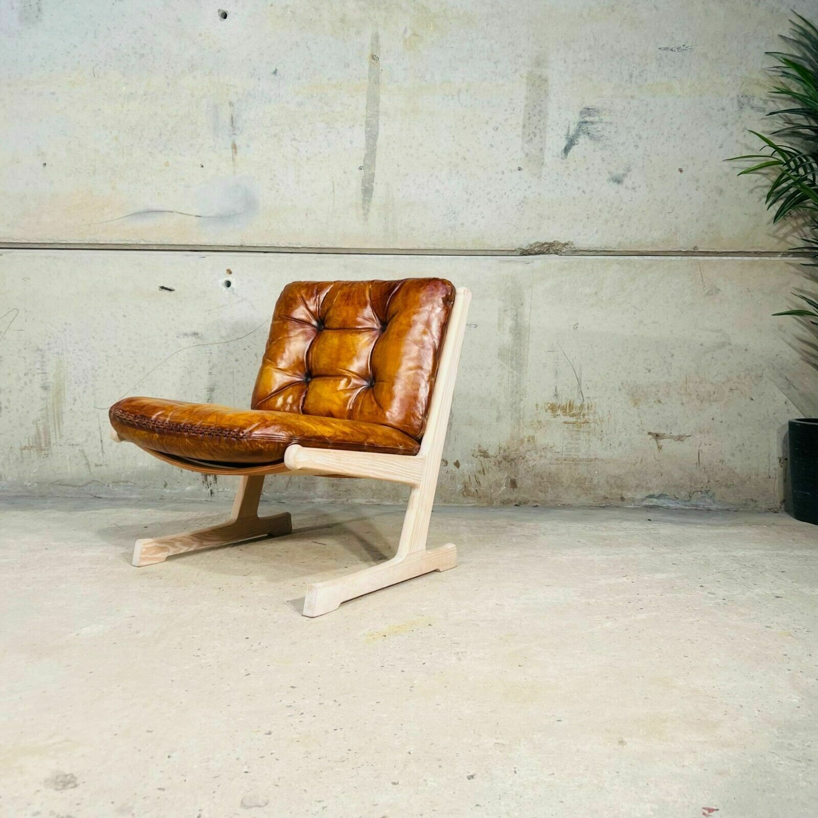 Super Stylish Danish Vintage Cado Lounge Chair Light Beech And Tan Leather