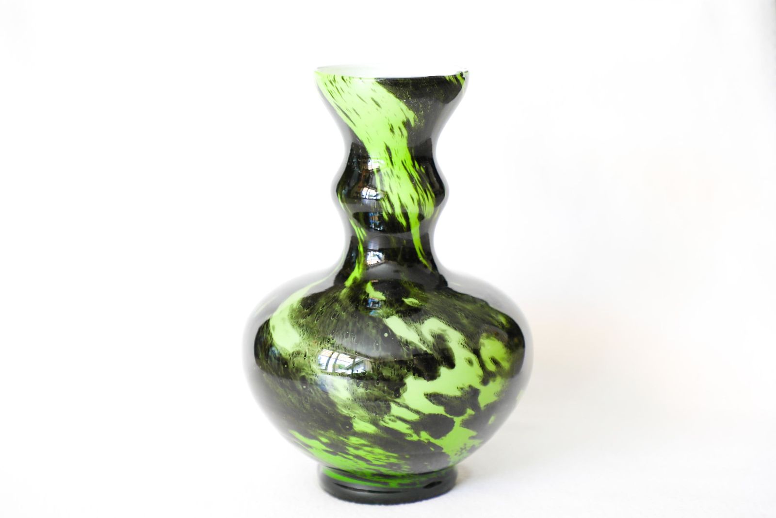 Green And White Swirl Glass Vase By Carlo Moretti For Opaline Empoli photo for sale