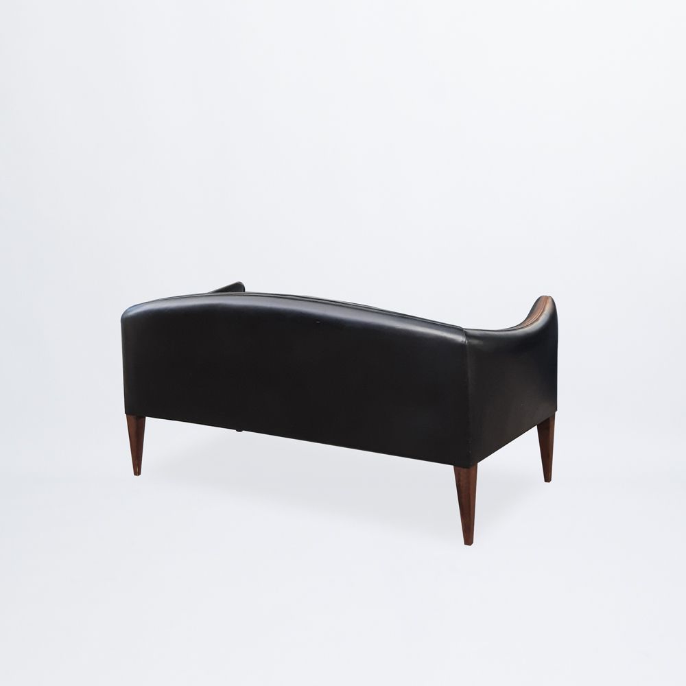 Illum Wikkelsø V12 Sofa photo 5700.0