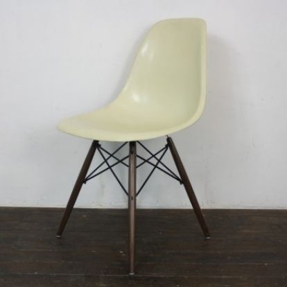 photo vinterior Eames Herman Miller Dsw Side Chairs In Neutrals Grey/Light Ochre
