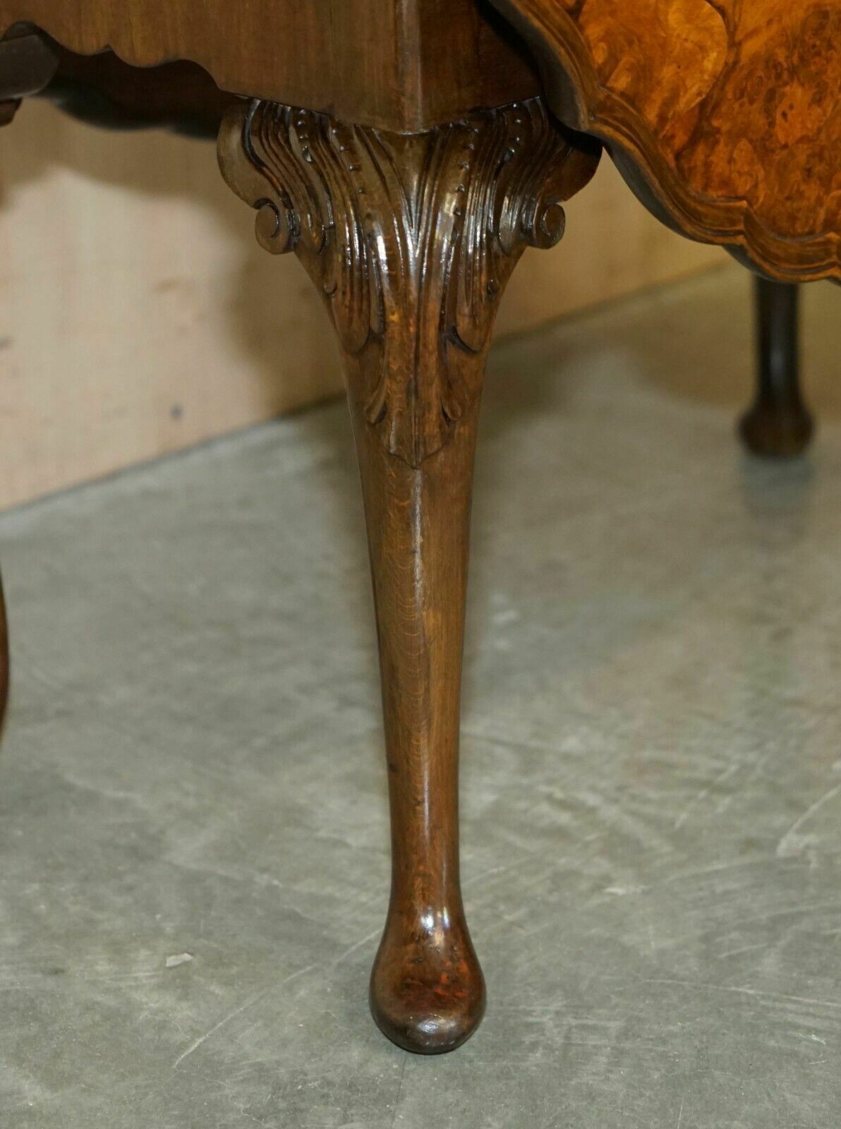 Stunning Hand Carved Burr Walnut Extending Coffee Cocktail Table Cabriole Legs photo 1450.0