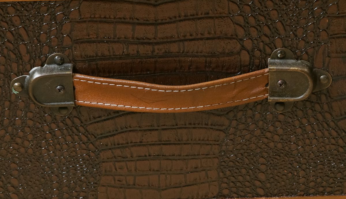 photo vinterior Vintage English Brown Leather Suitcase Shaped Coffee Table (Circa 1980)