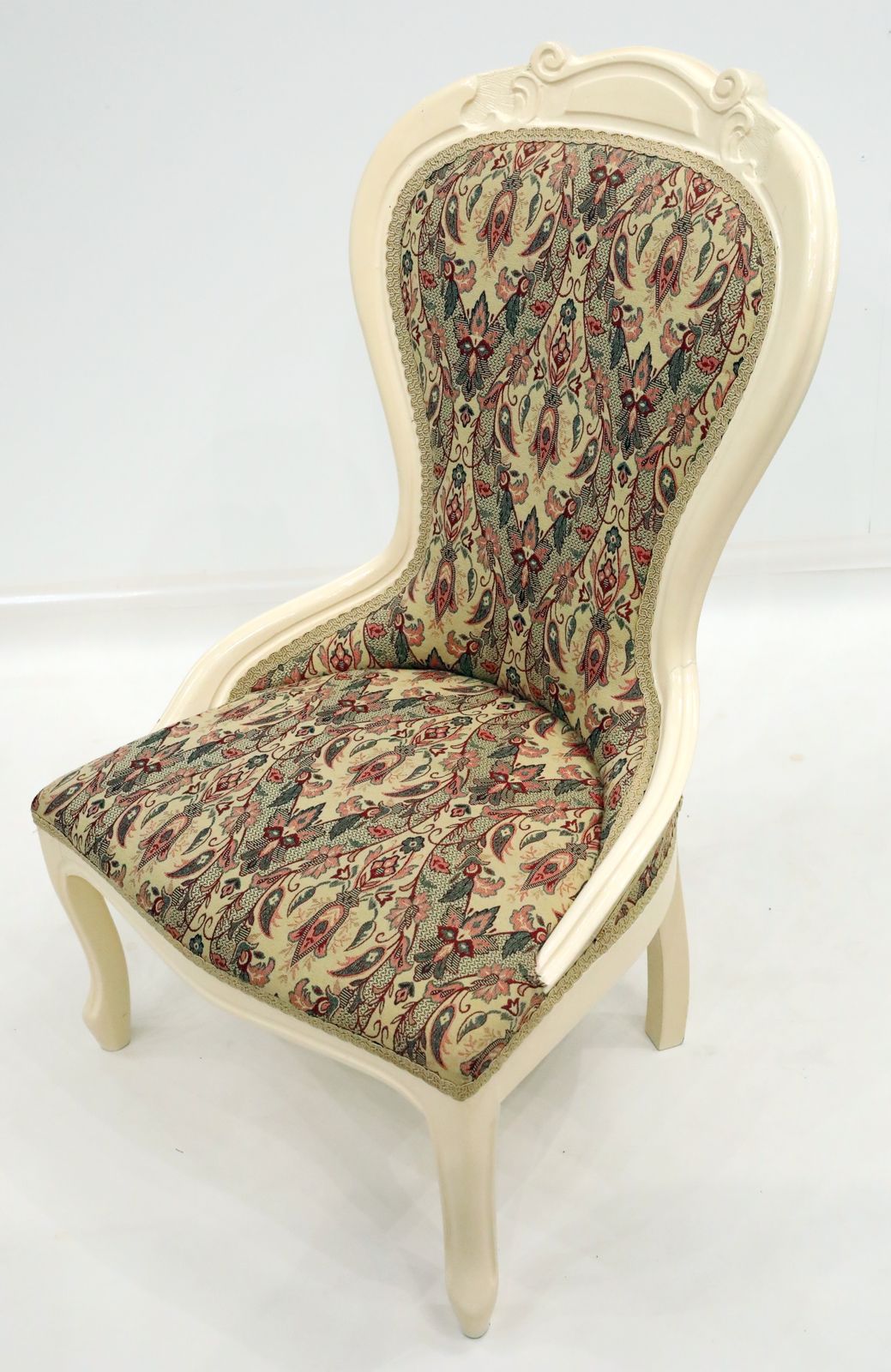 French Style Spoon Back Easy/Bedroom Chair Cream Frame Free Uk Delivery