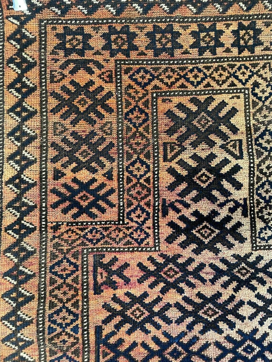 Medium Antique Afghan Rug 100% Wool Dating photo vinterior
