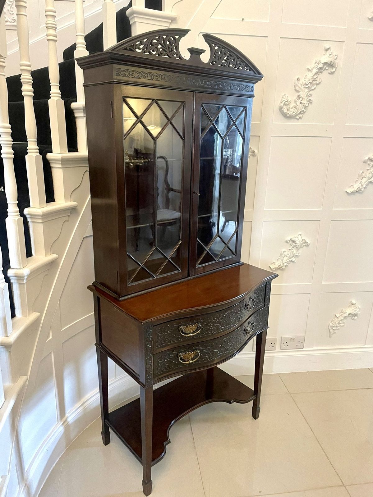 photo furniture Antique 19th Century Quality Carved Mahogany Display Cabinet